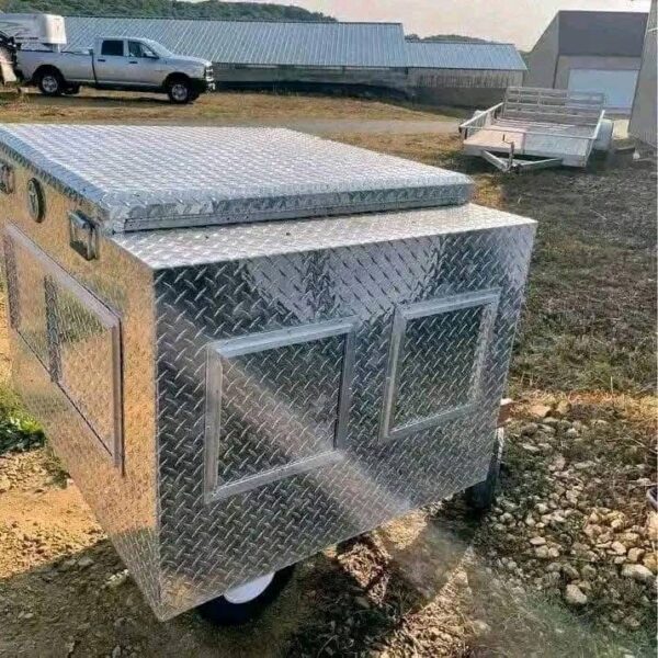 Owens Dog Box with Top Storage for Full-Size Truck - Image 5