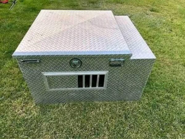 Owens 2-Hole Small Dog Box with Bottom Storage & Side Vents for Mid-Size Trucks - Image 5